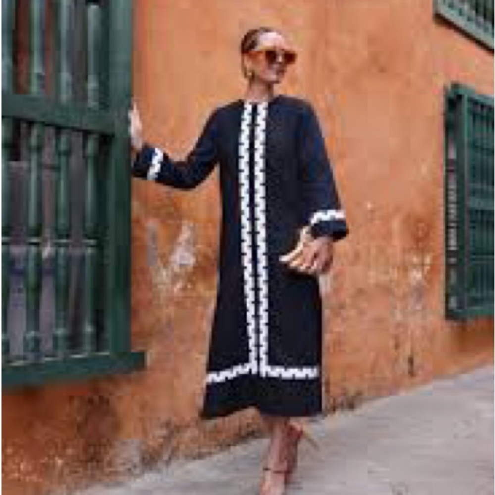 TUCKERNUCK X ATLANTIC-PACIFIC | Navy & White Embroidered Hartman Dress - medium